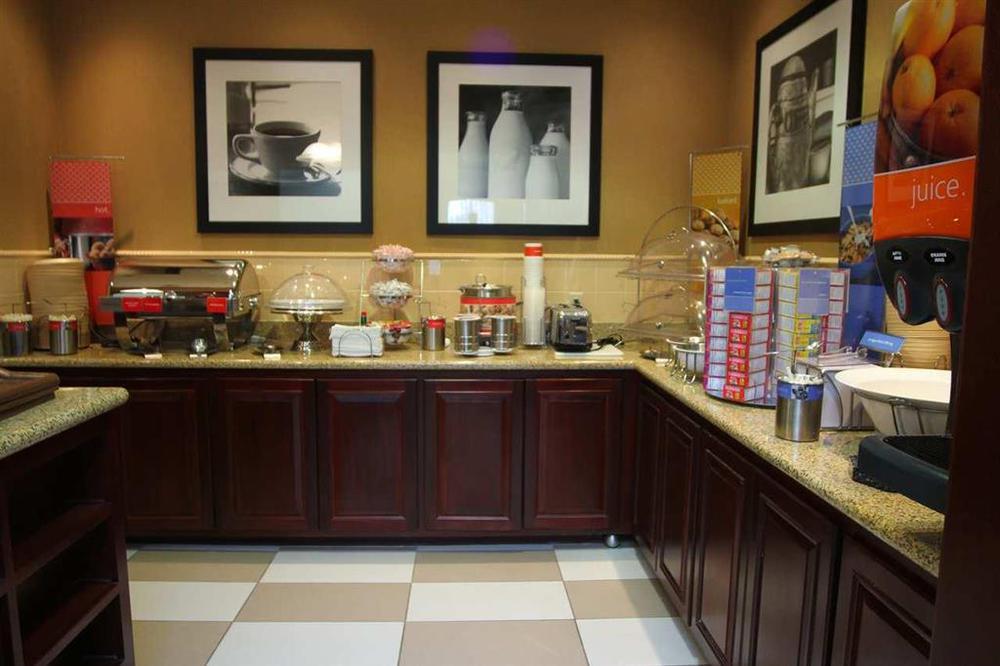 Hampton Inn By Hilton Clinton מסעדה תמונה