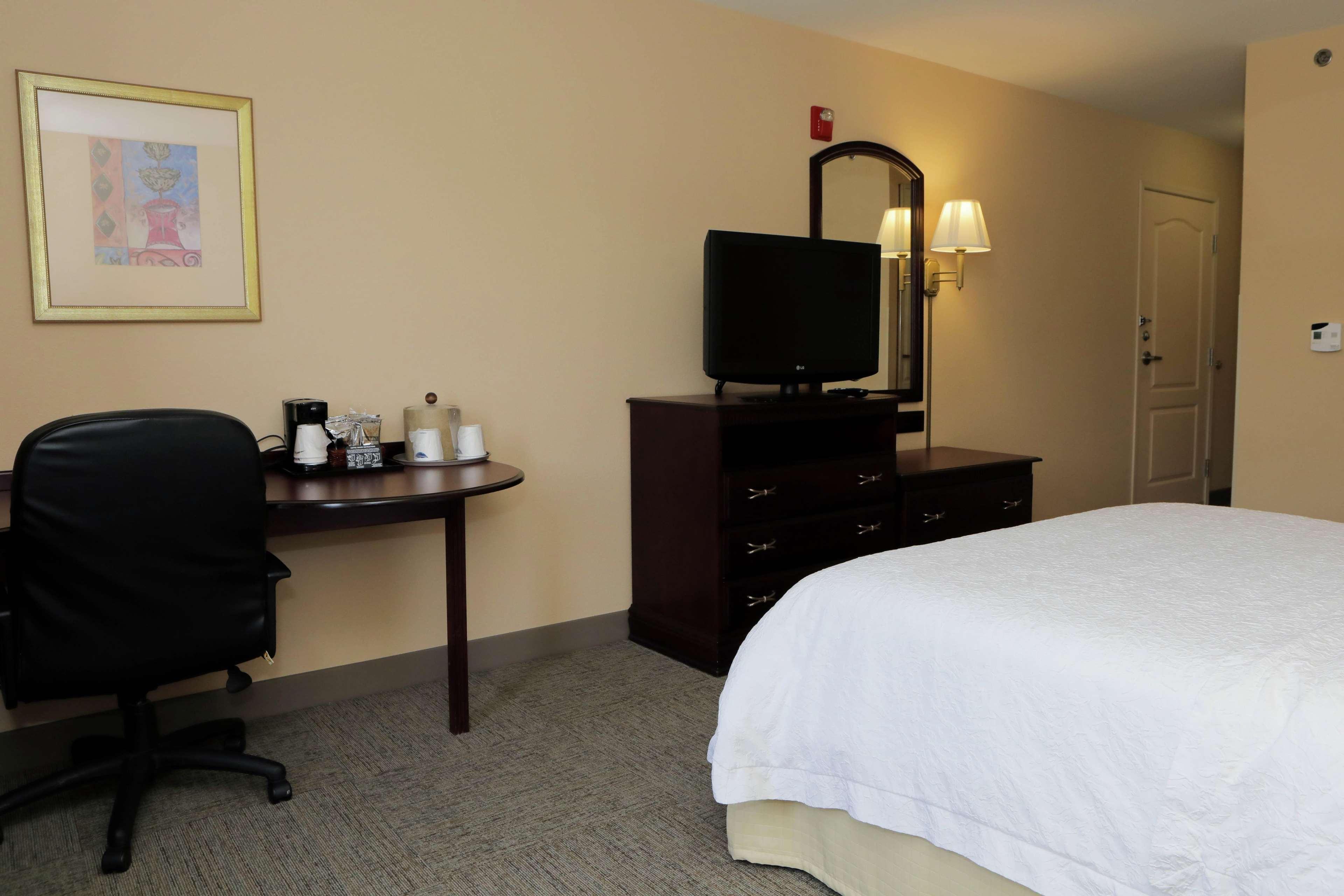 Hampton Inn By Hilton Clinton מראה חיצוני תמונה