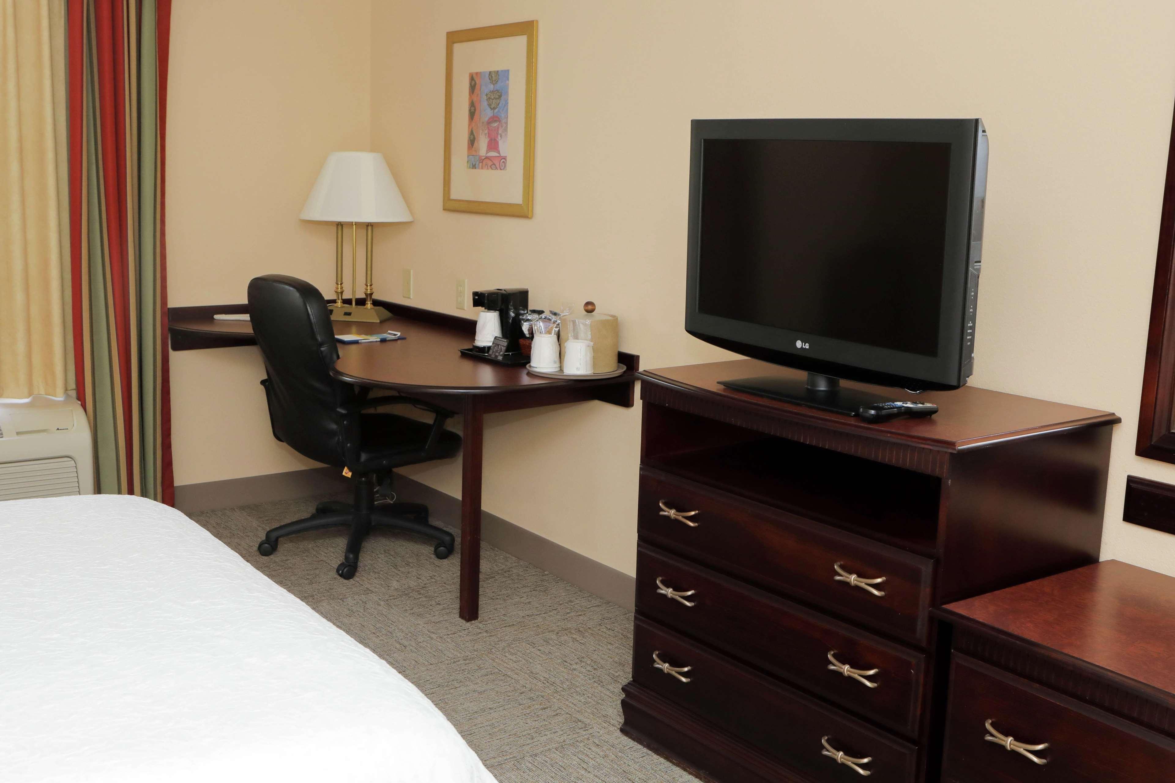Hampton Inn By Hilton Clinton מראה חיצוני תמונה