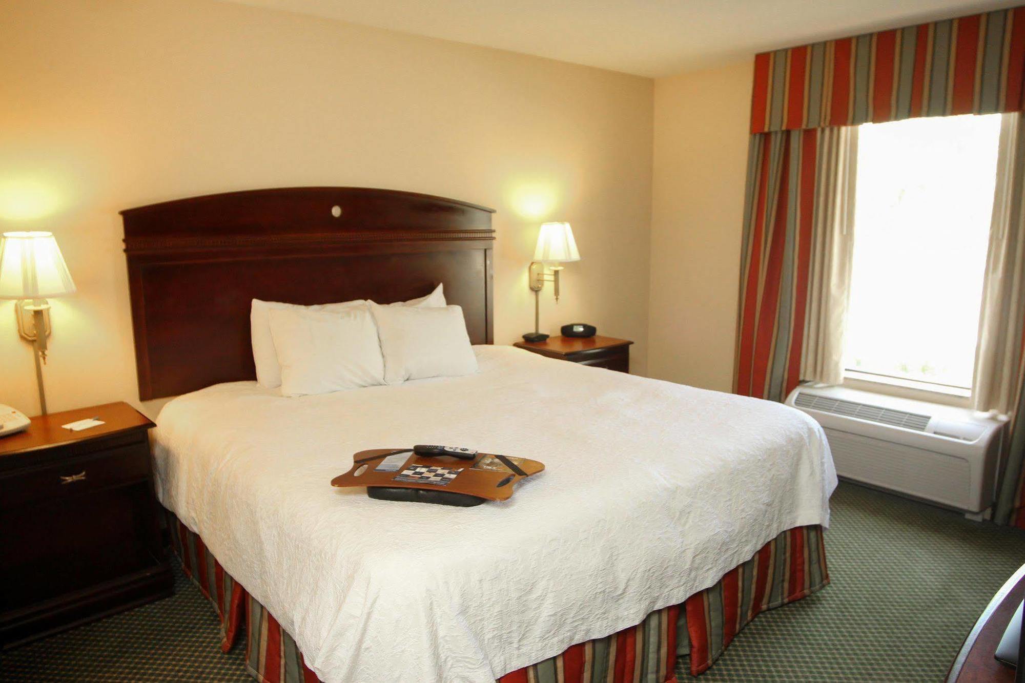 Hampton Inn By Hilton Clinton מראה חיצוני תמונה
